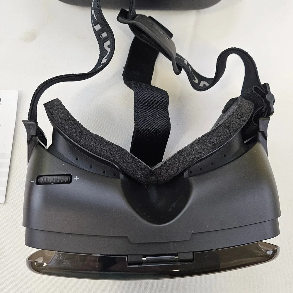 Homido V2 Virtual Reality Headset for 4-5.7 inch Smartphones with Carry Case